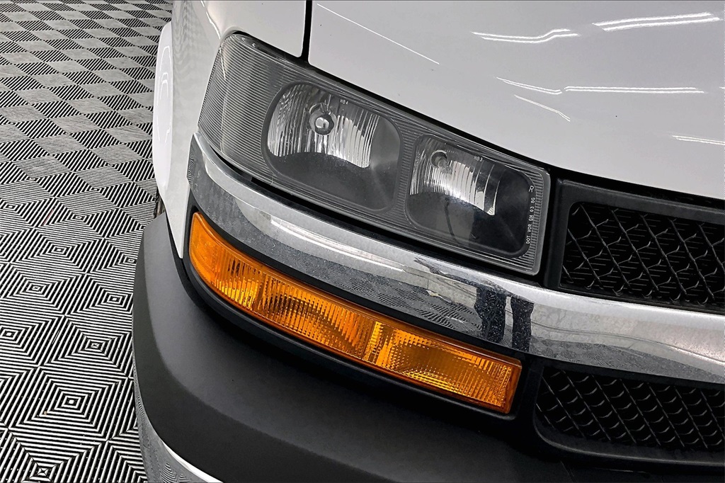 2020 Chevrolet Express 2500 LT photo 23