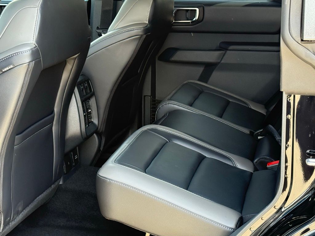 2025 Ford Bronco Outer Banks photo 8