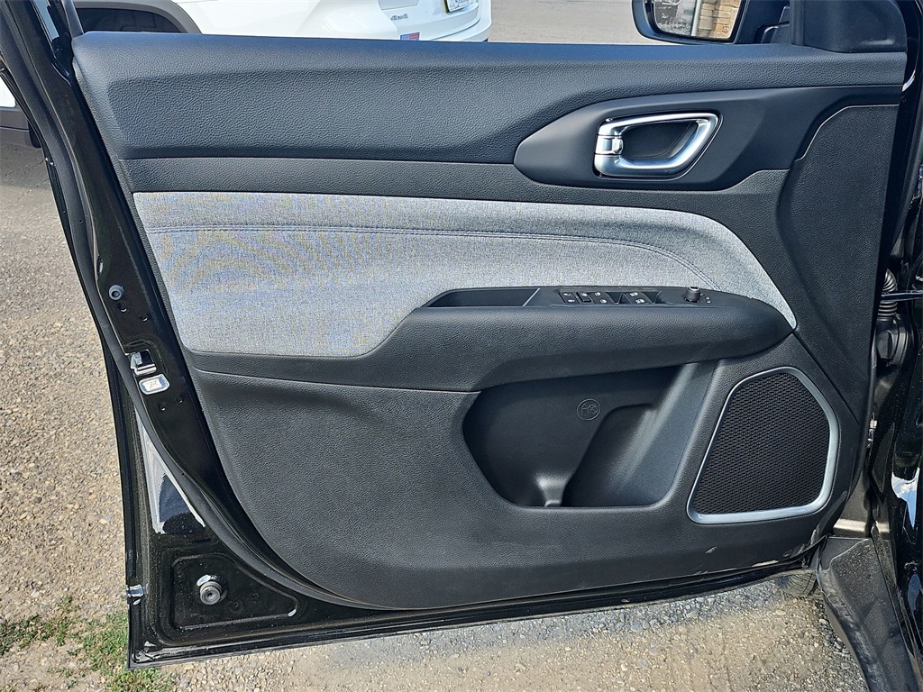 2025 Jeep Compass Latitude photo 27