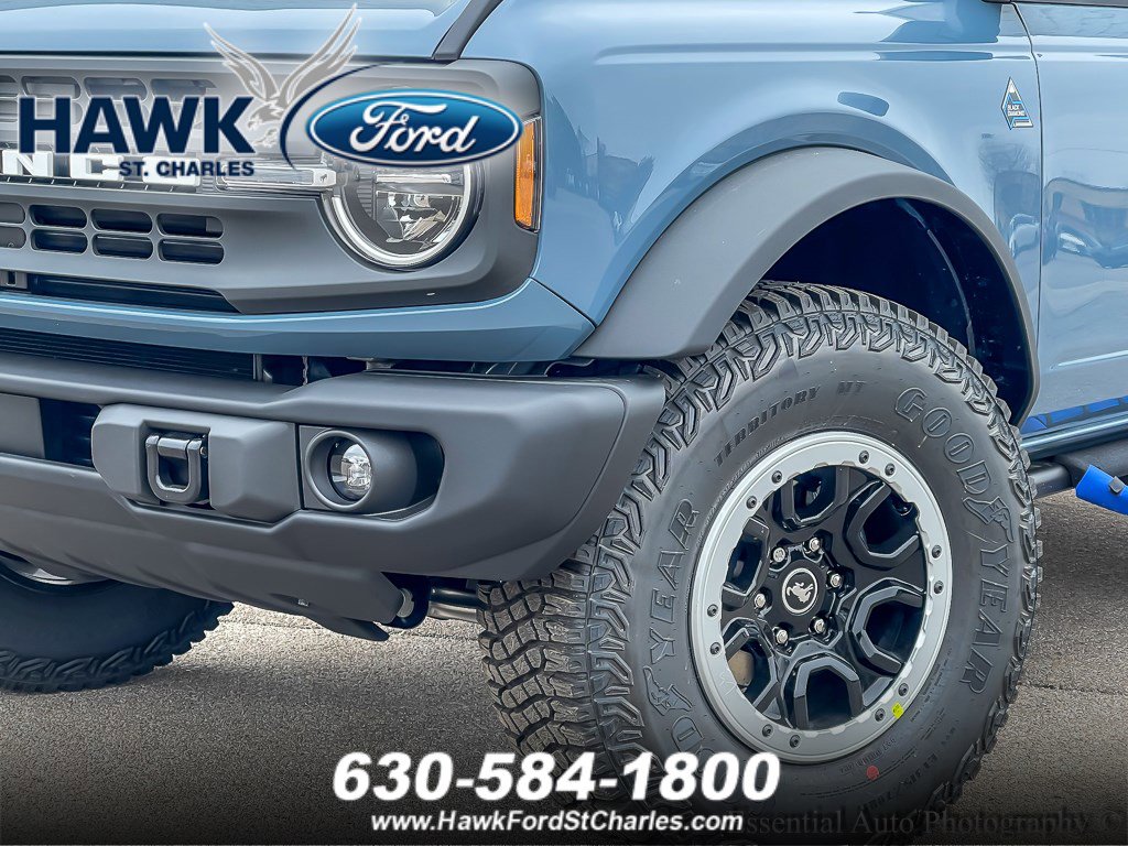 2024 Ford Bronco Black Diamond photo 2