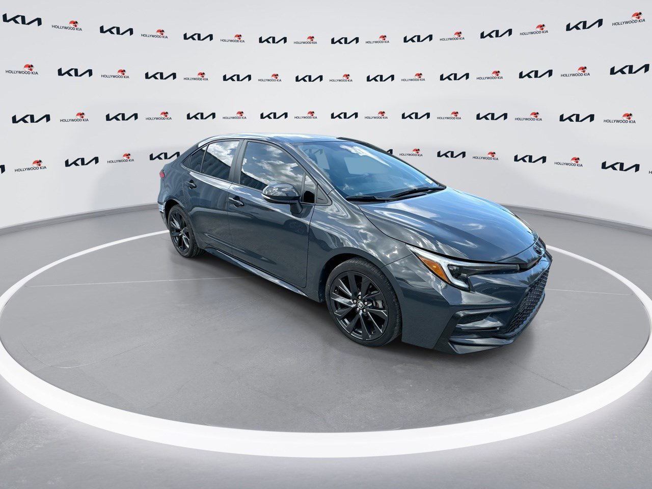 2023 Toyota Corolla SE photo 2