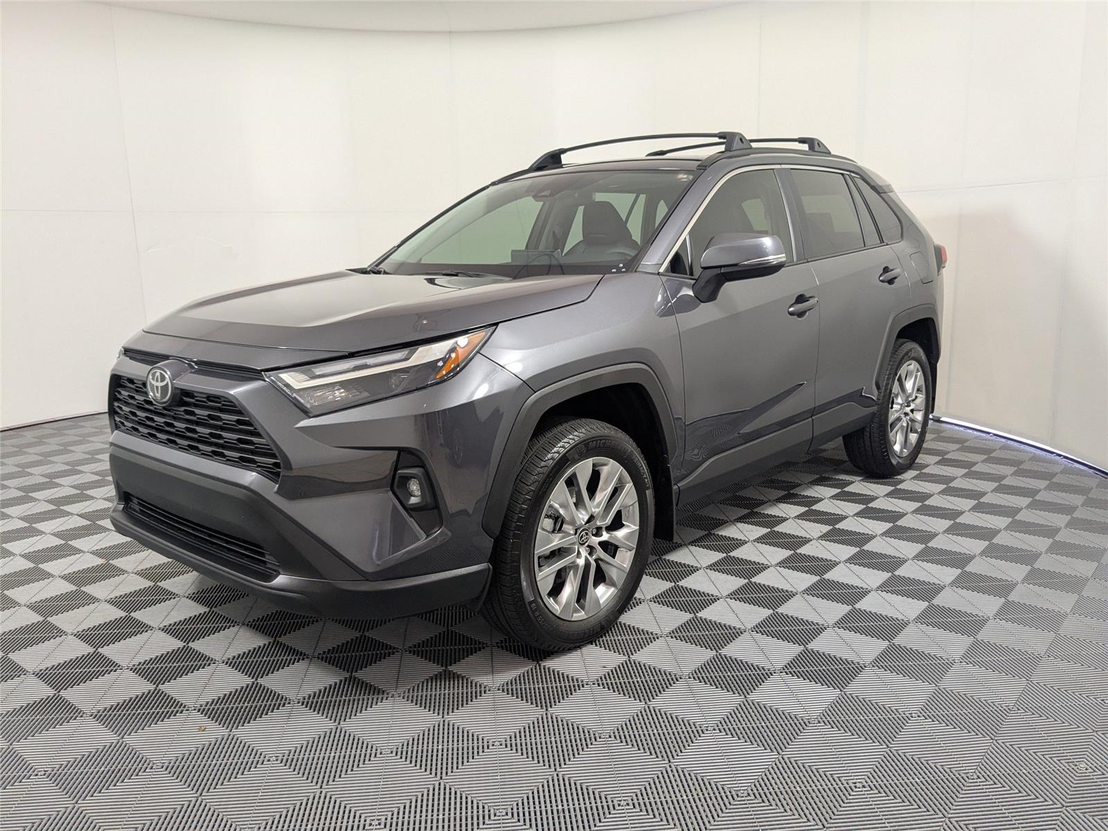 2025 Toyota RAV4 XLE Premium's photo