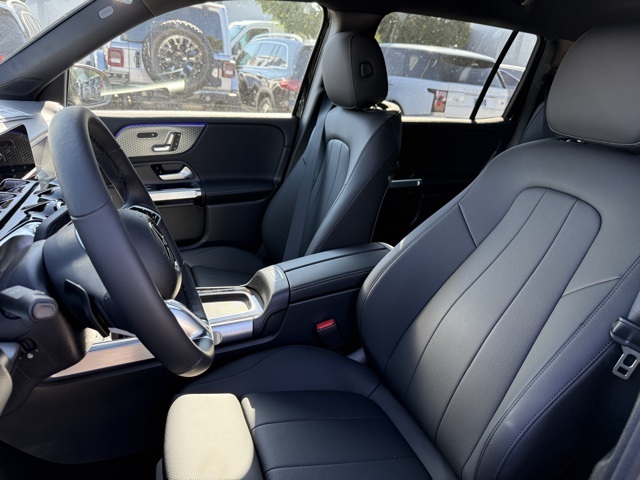 2025 Mercedes Benz GLB 250 4MATIC photo 11
