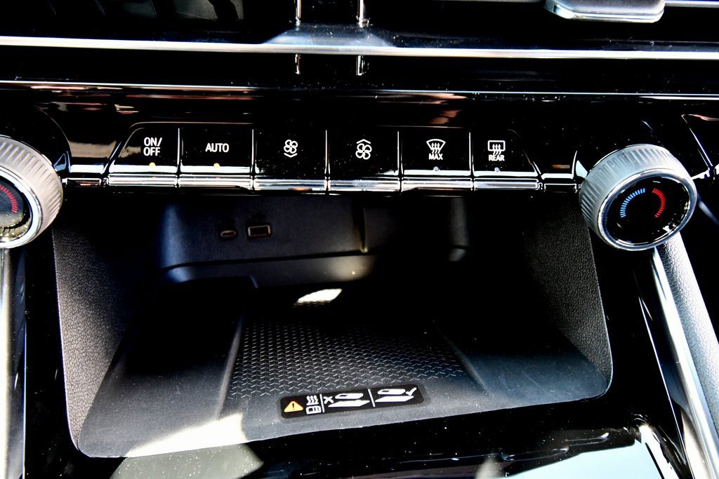 2026 Chevrolet Traverse photo 26
