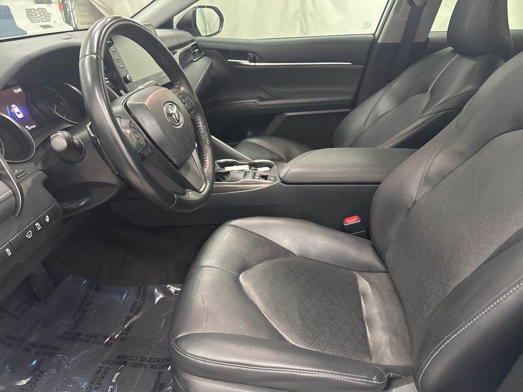 2022 Toyota Camry Hybrid XSE photo 9