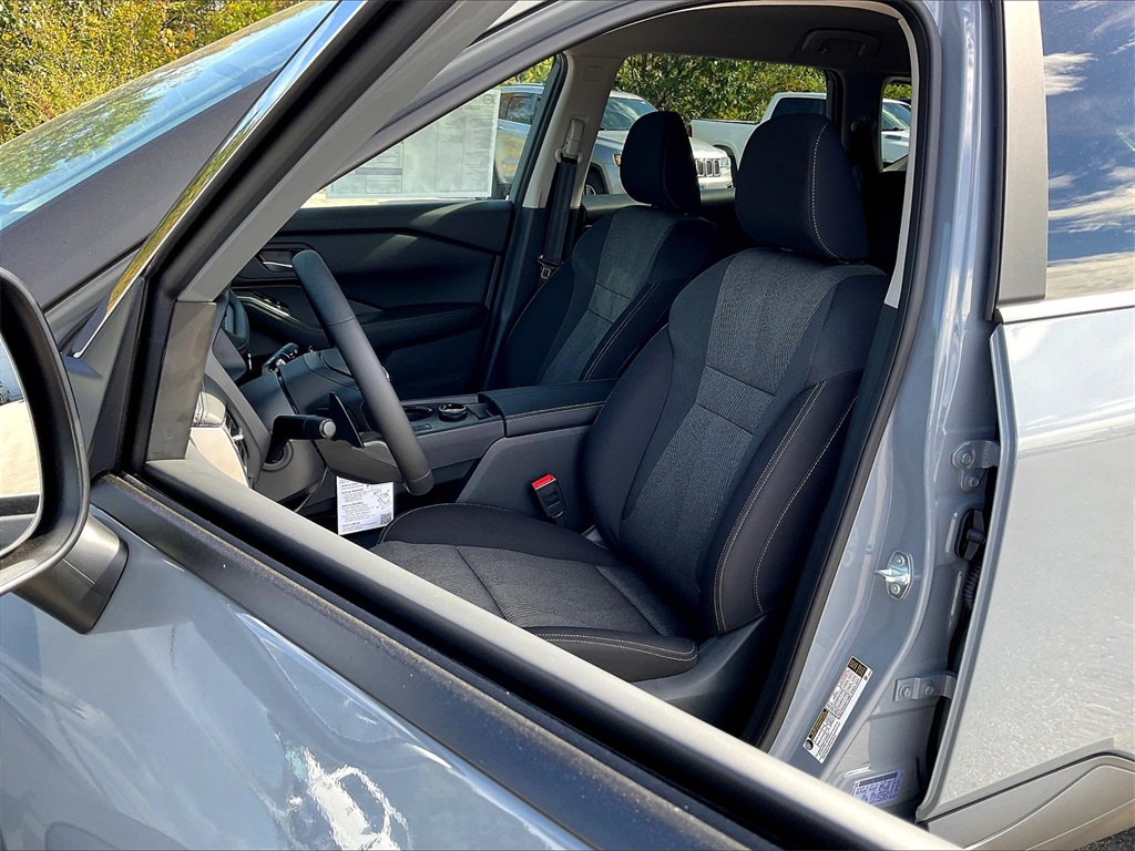 2026 Nissan Rogue SV photo 9