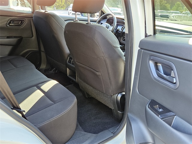 2024 Nissan Rogue S photo 11