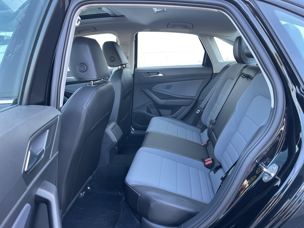 2025 Volkswagen Jetta 1.5T SE photo 17