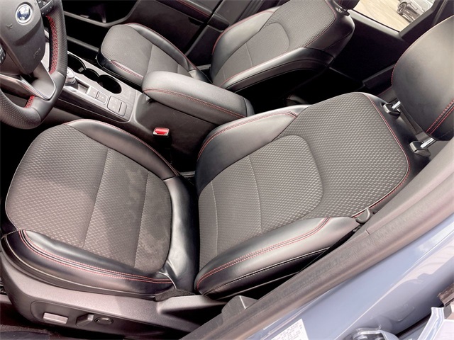 2024 Ford Escape ST-Line photo 3