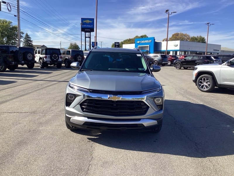 2026 Chevrolet Trailblazer LT photo 2