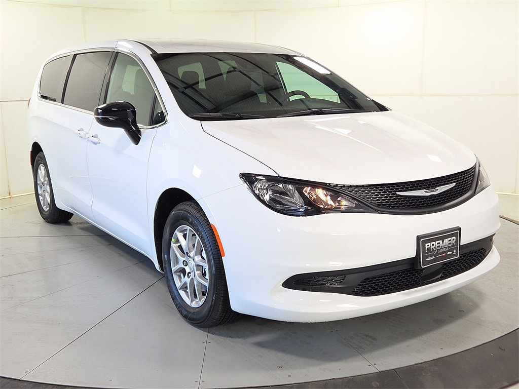 2026 Chrysler Voyager LX's photo