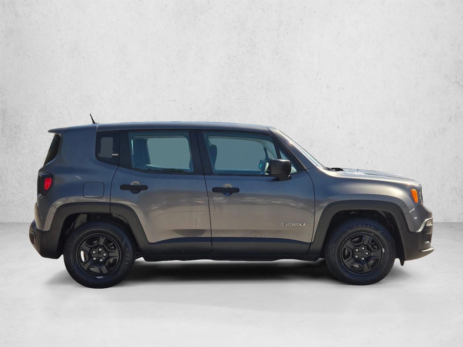2016 Jeep Renegade Sport photo 4