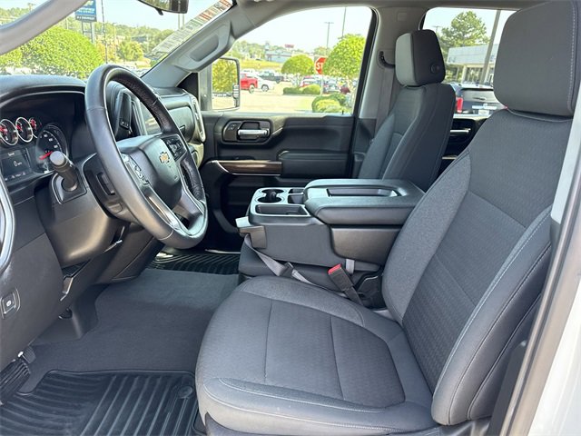 2022 Chevrolet Silverado LT photo 9