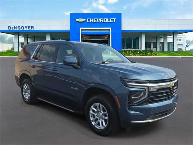 2025 Chevrolet Tahoe LS photo 3