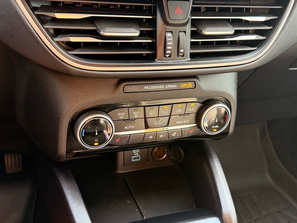2022 Ford Escape SEL photo 14