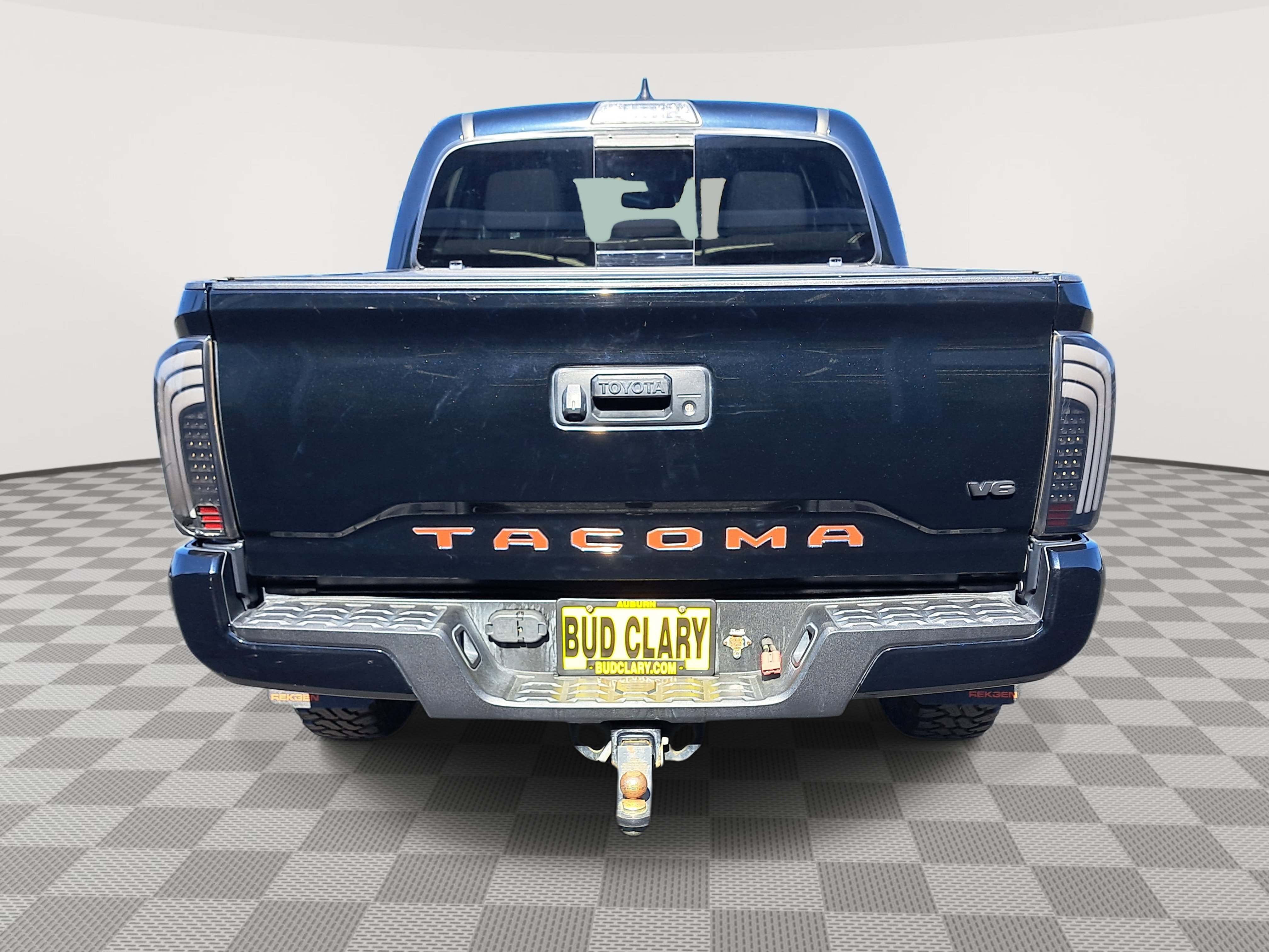 2019 Toyota Tacoma TRD Sport photo 4