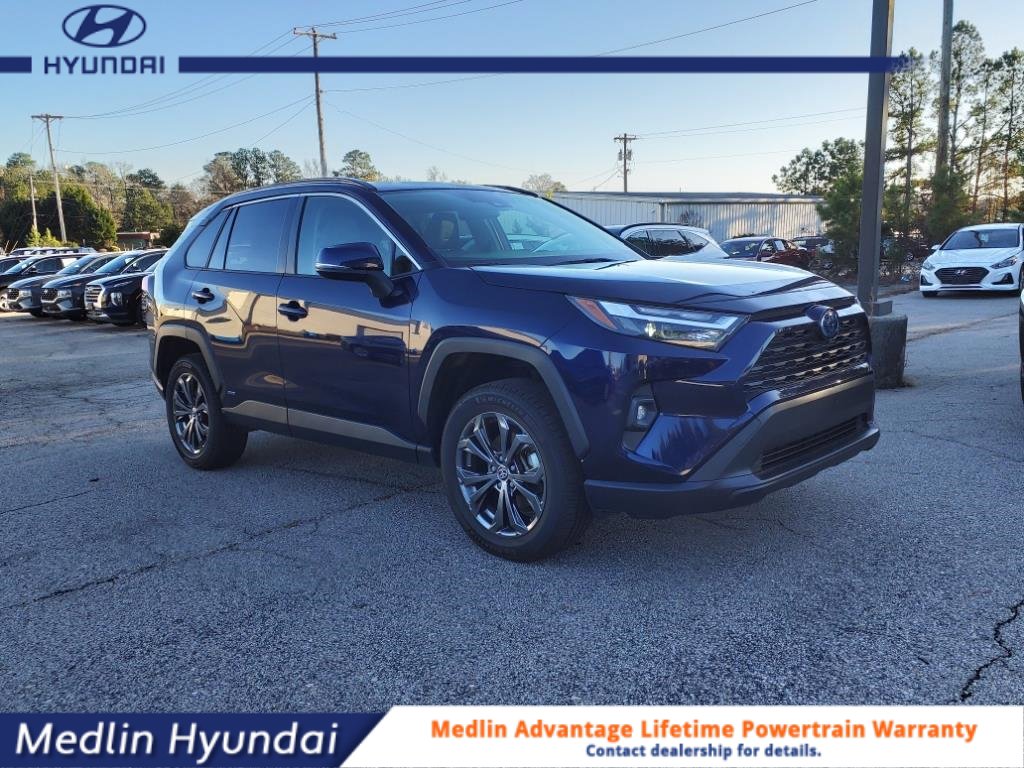 2022 Toyota RAV4 XLE Premium's photo