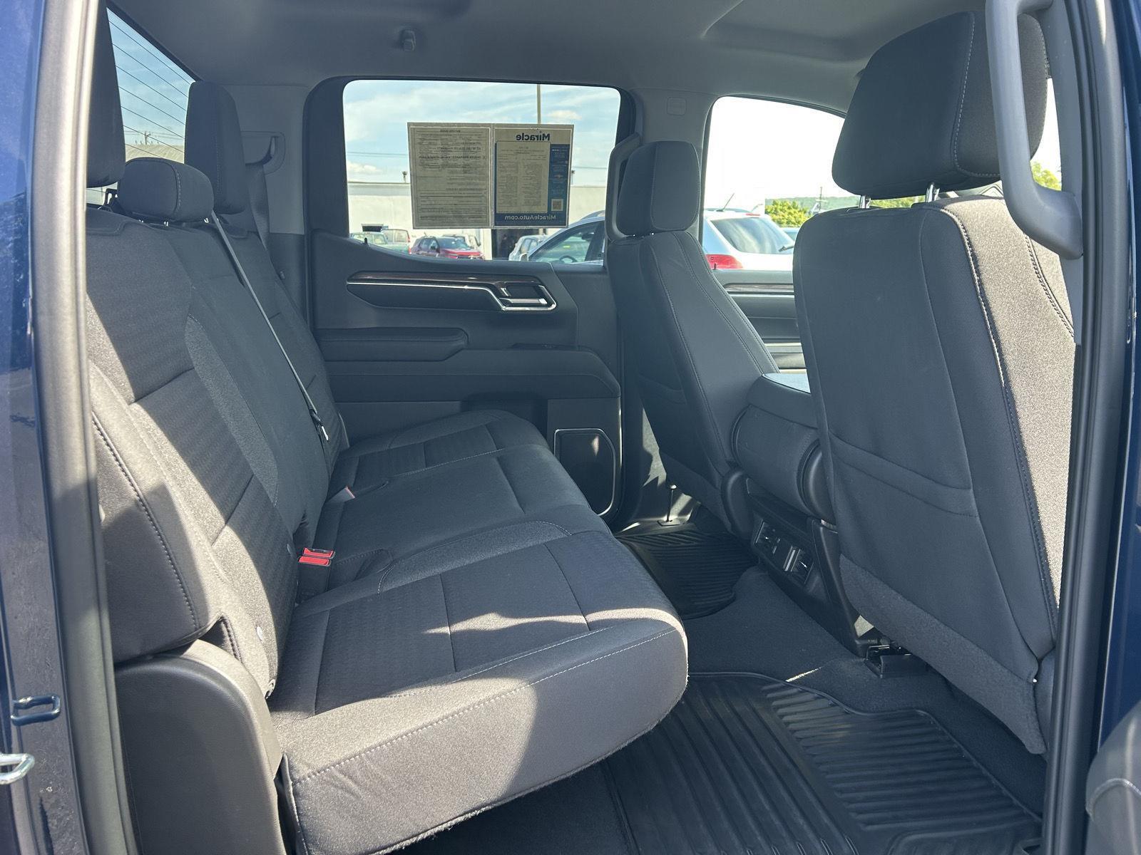 2023 Chevrolet Silverado 1500 LT photo 24