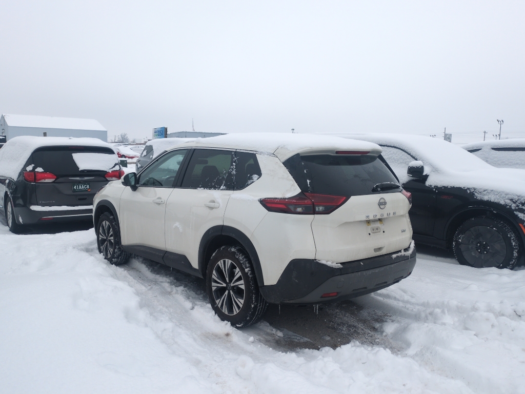 2023 Nissan Rogue SV photo 4