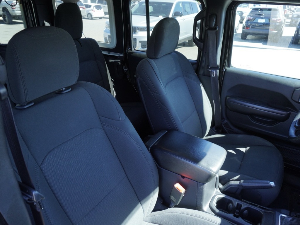 2019 Jeep Wrangler Sport S photo 21