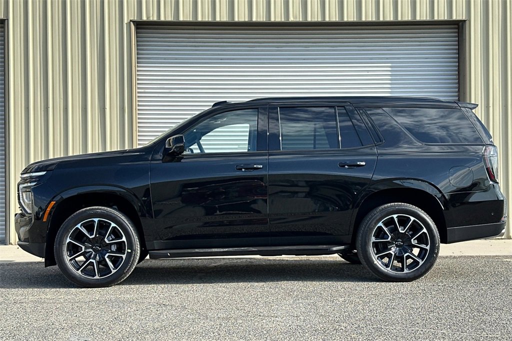 2025 Chevrolet Tahoe RST photo 2