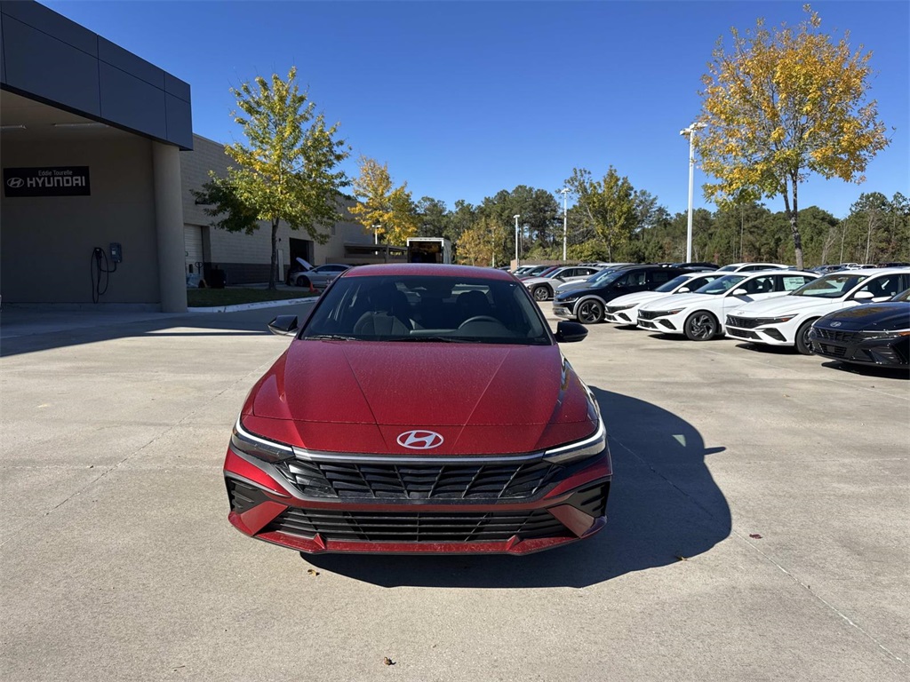 2026 Hyundai Elantra SEL Sport photo 2