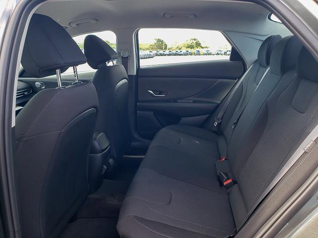 2025 Hyundai Elantra SE photo 19