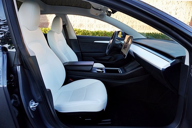 Used 2023  Tesla Long Range image 10