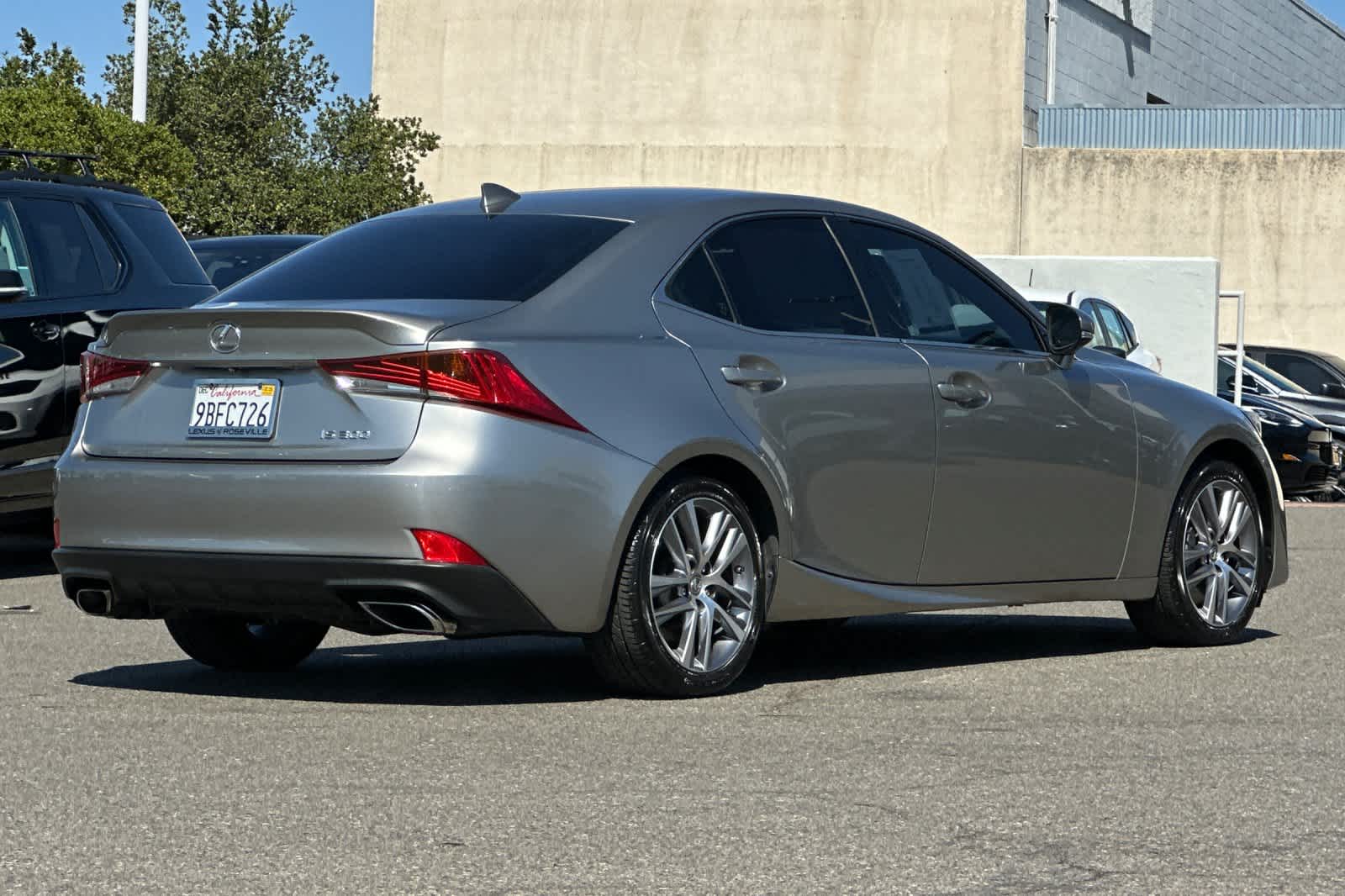 2019 Lexus IS 300 photo 2