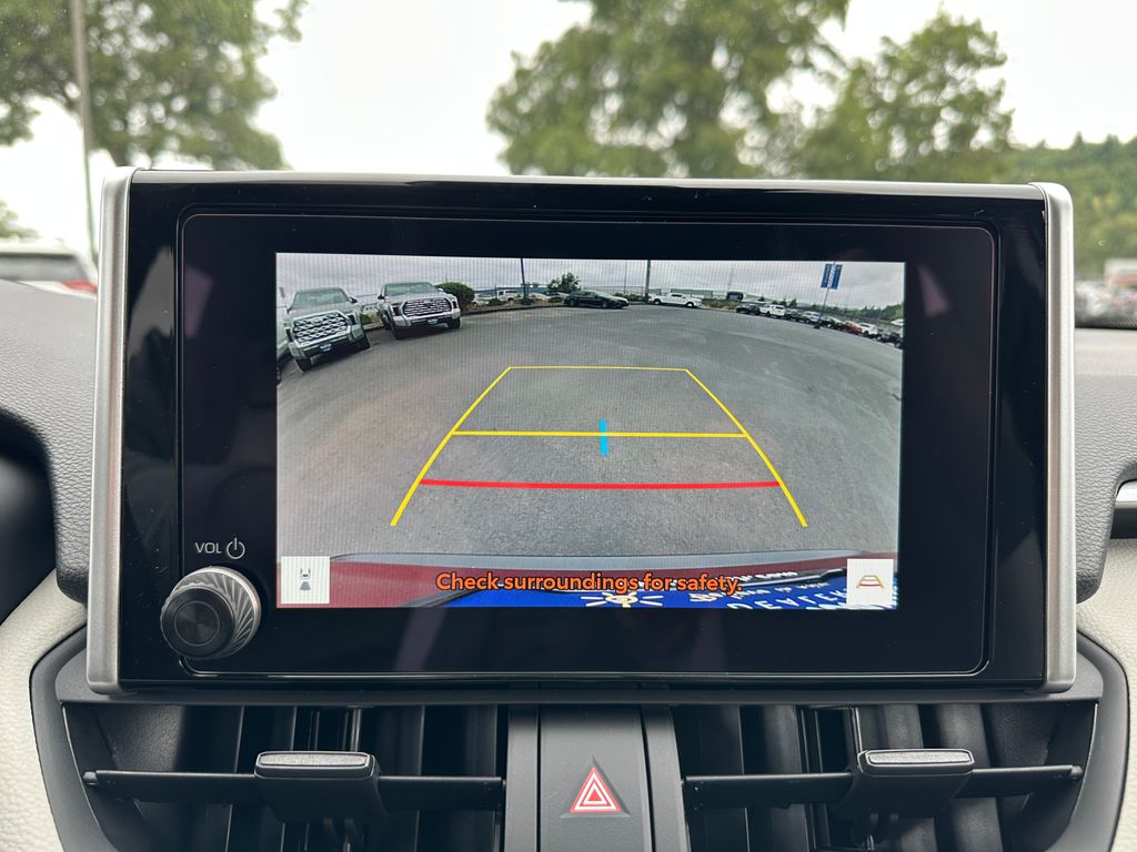 2025 Toyota RAV4 XLE photo 15