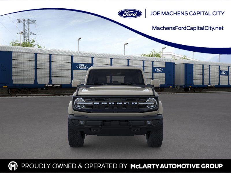 2025 Ford Bronco Outer Banks photo 4