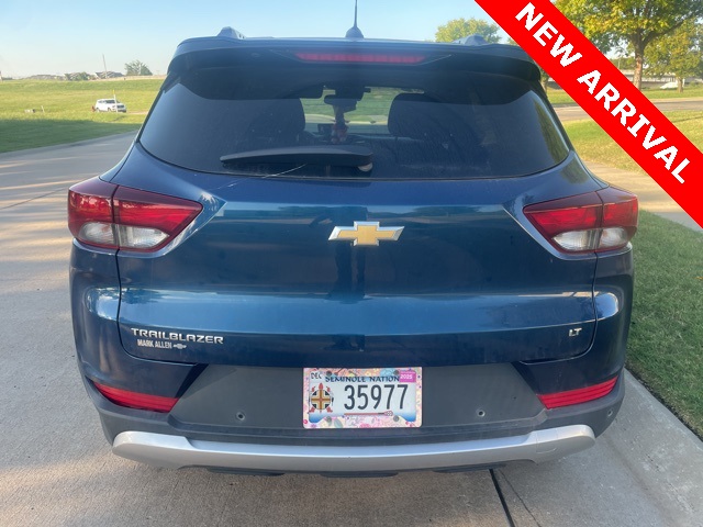 2021 Chevrolet Trailblazer LT photo 2