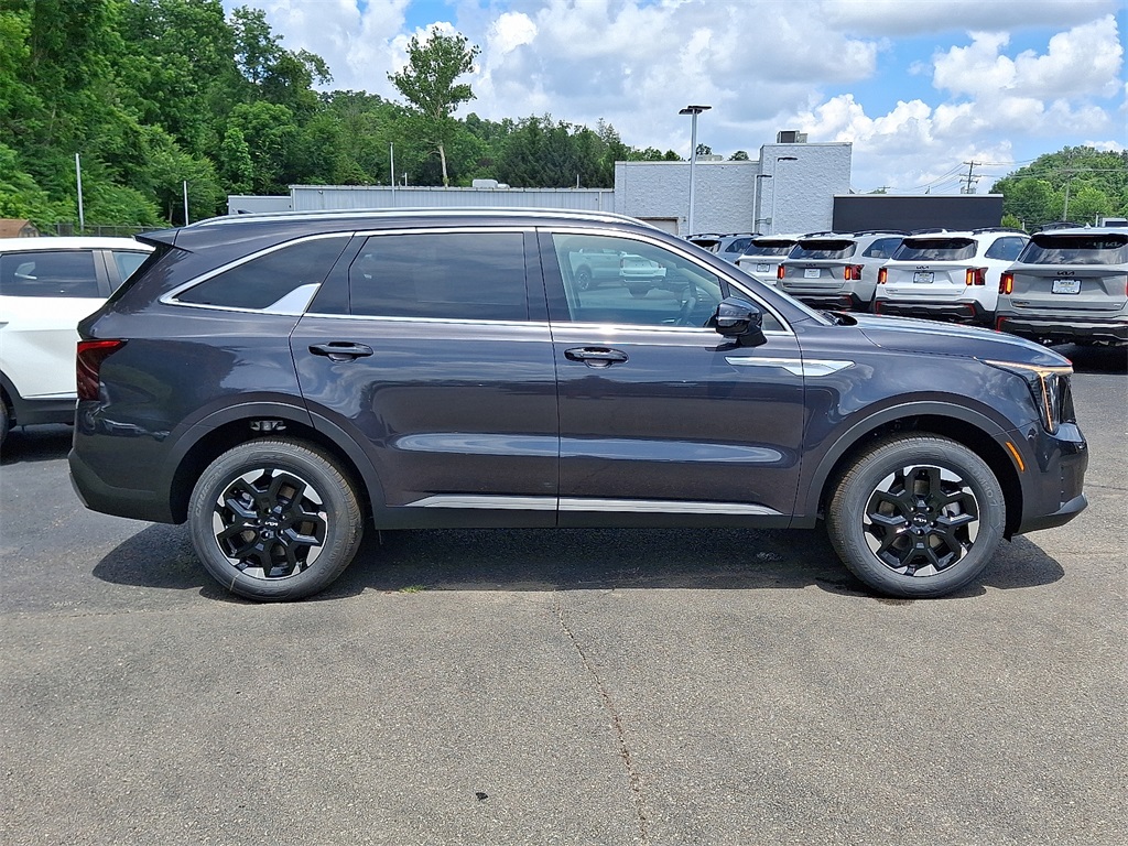 2025 Kia Sorento S photo 7