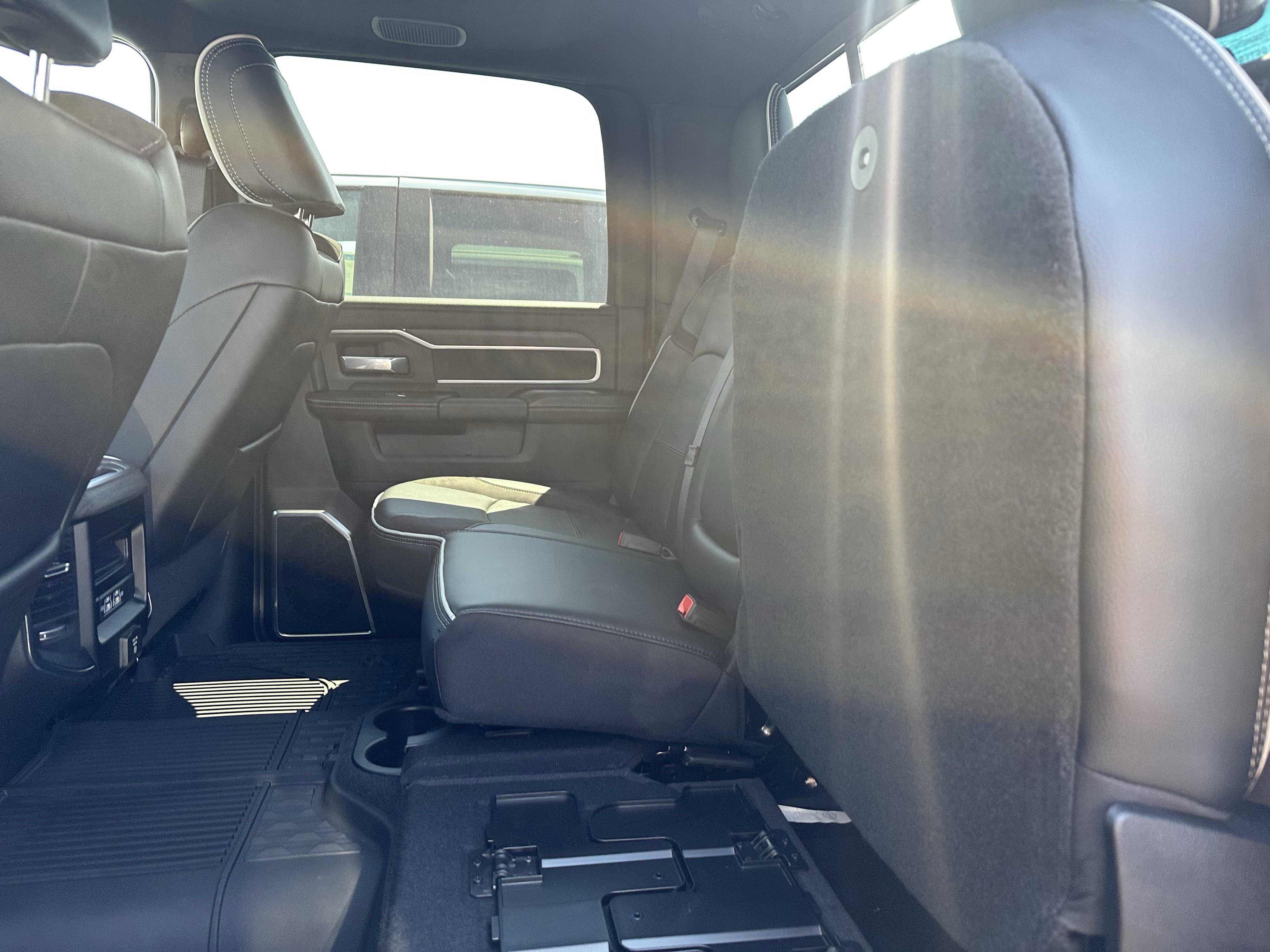 New 2025 Diamond Black Crystal Pearlcoat Ram Laramie image 15