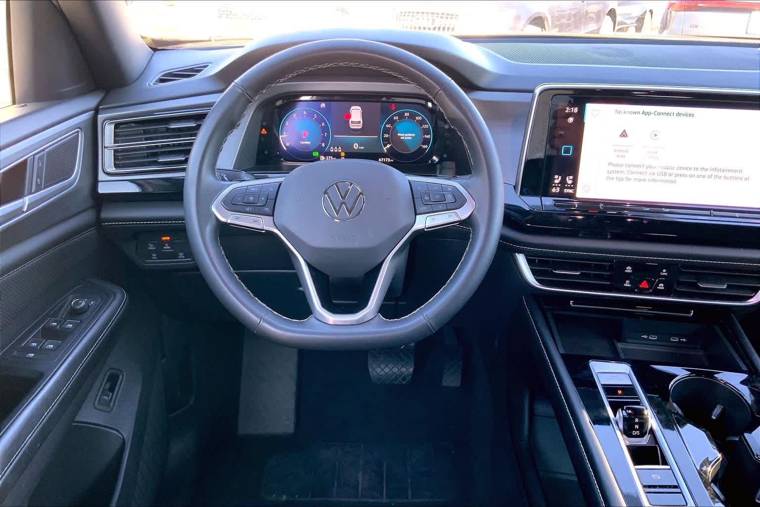 2024 Volkswagen Atlas Cross Sport SE Technology photo 2