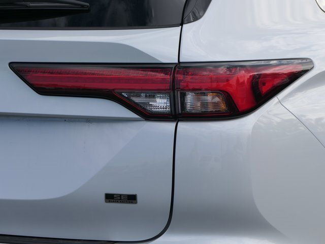 2024 Mitsubishi Outlander SE Black Edition photo 4
