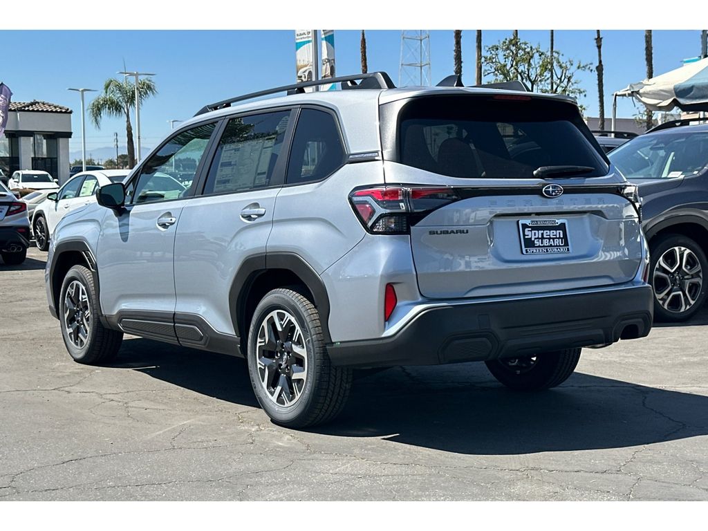 2025 Subaru Forester Premium photo 5