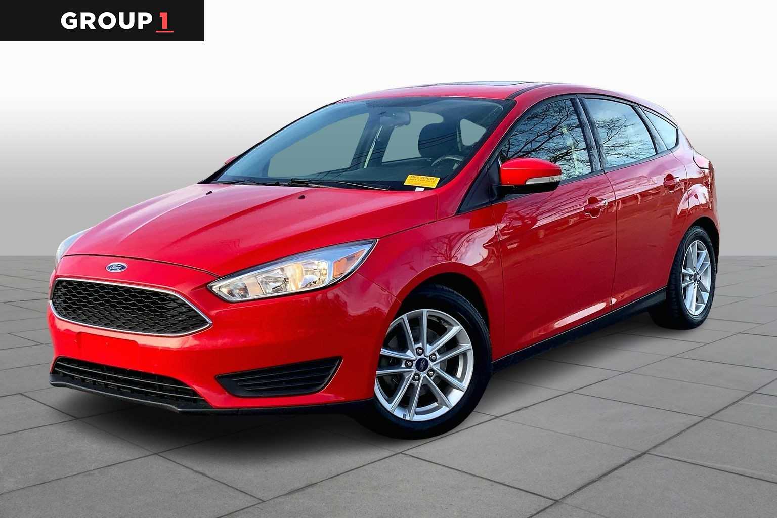 2016 Ford Focus SE's photo