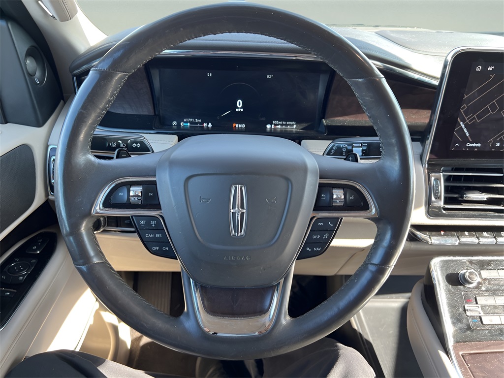 2021 Lincoln Navigator Standard photo 20