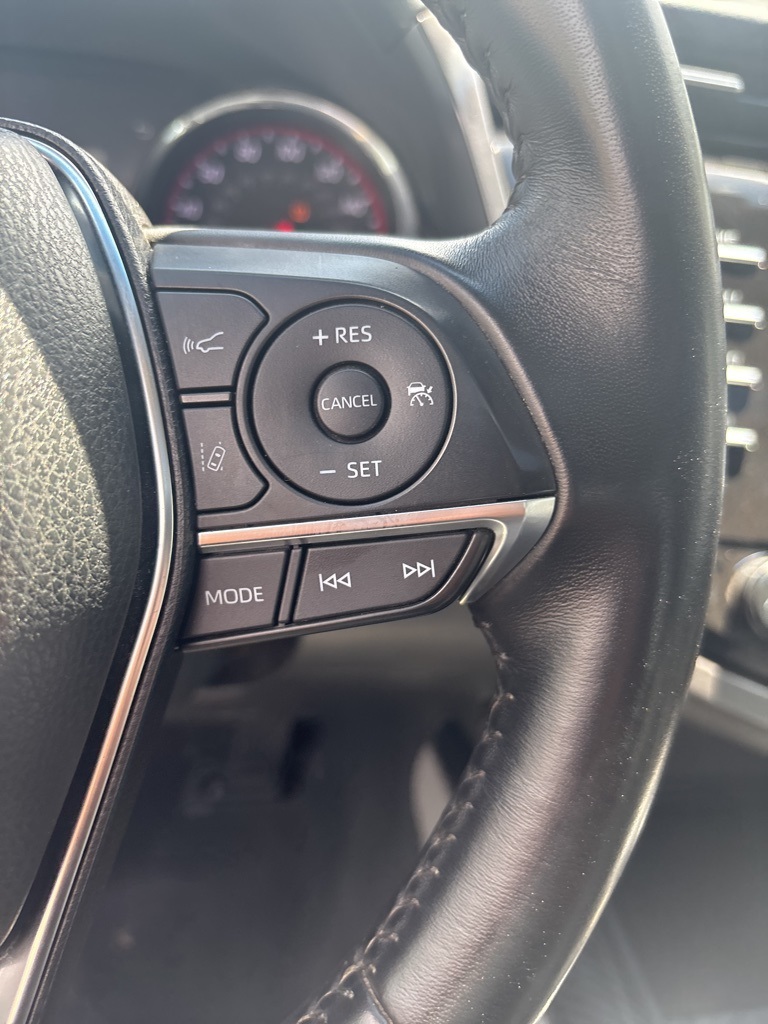 2018 Toyota Camry XSE photo 5