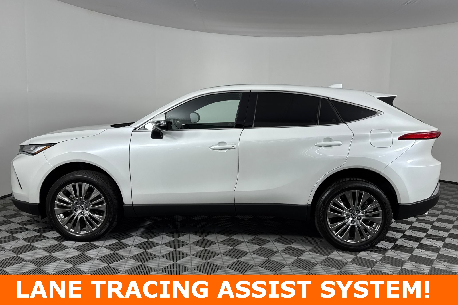 2024 Toyota Venza Limited photo 4