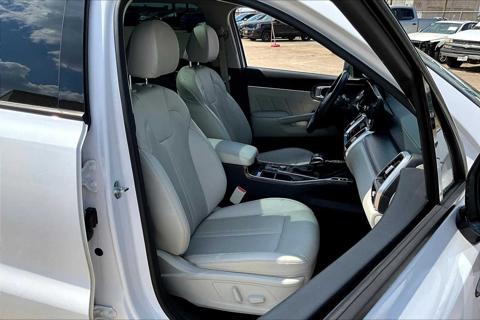 2022 Kia Sorento SX photo 7