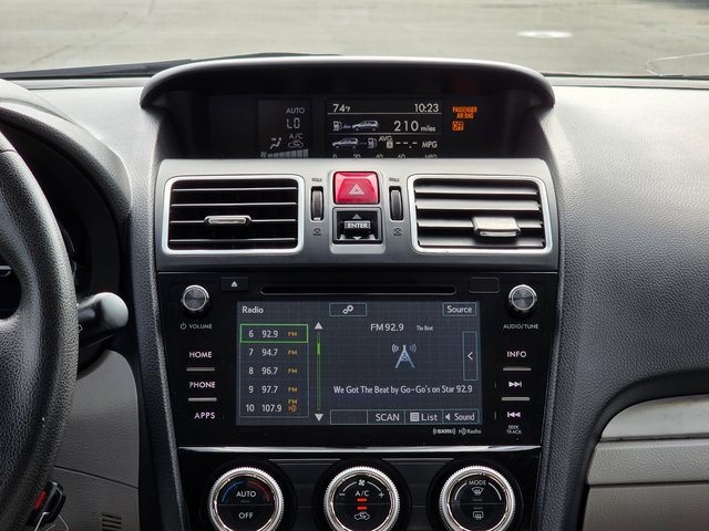 2017 Subaru Forester 2.5i Premium photo 18