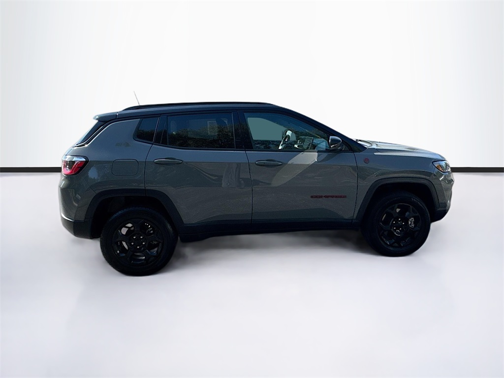 2023 Jeep Compass Trailhawk photo 4