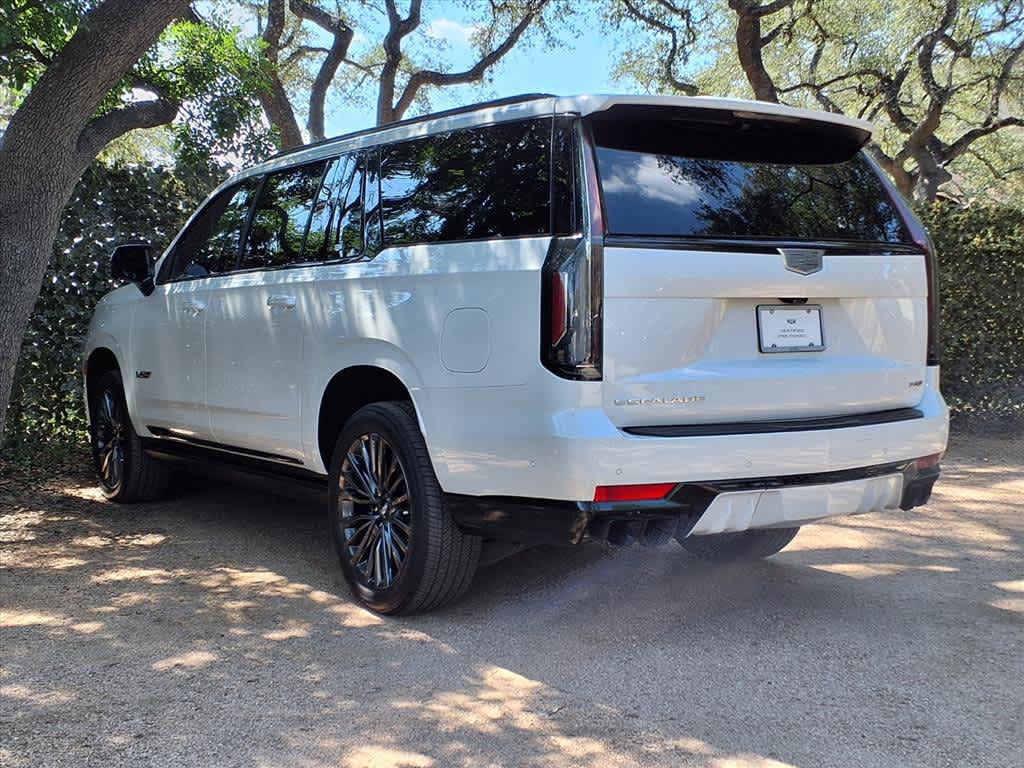 2024 Cadillac Escalade ESV V-Series photo 4