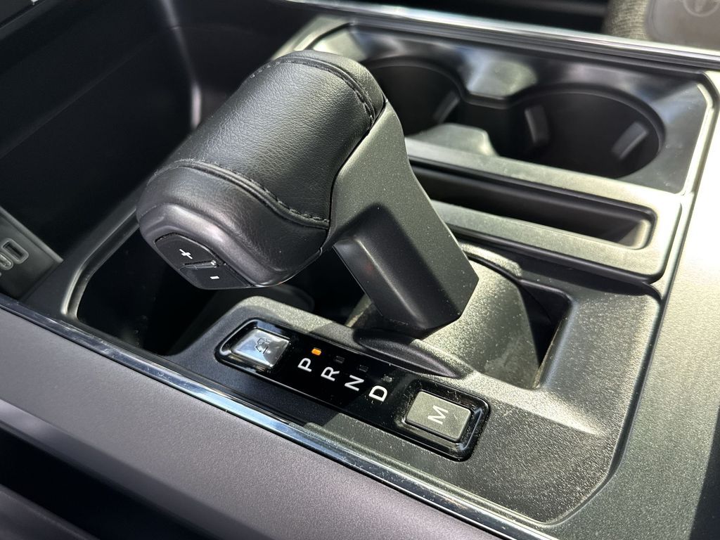2025 Ford F-150 XLT photo 21