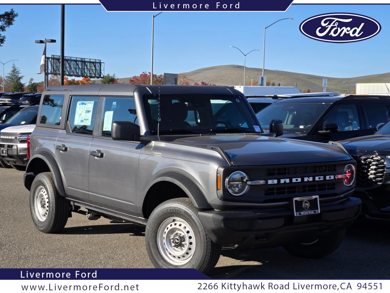 2025 Ford Bronco 4-Door Base's photo