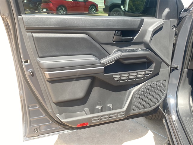 2025 Toyota Tacoma SR5 4x4 Double Cab photo 14