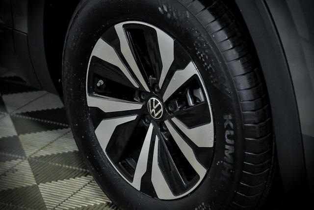 2026 Volkswagen Atlas SE Technology photo 3