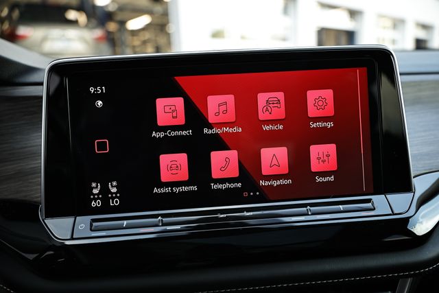 2024 Volkswagen Atlas SEL Premium R-Line photo 32